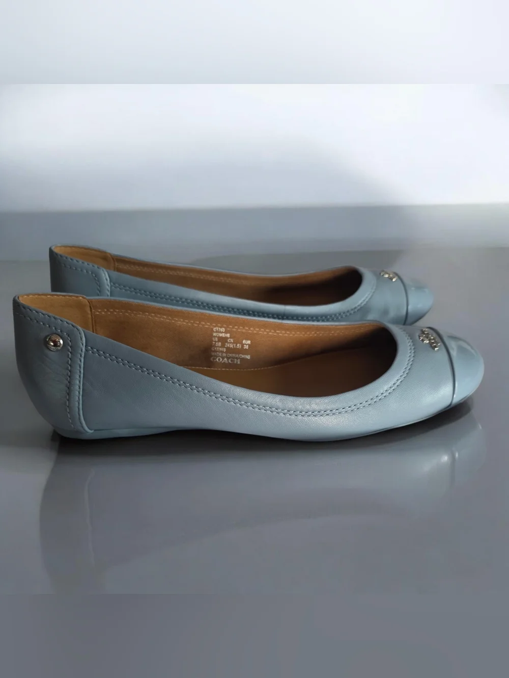 COACH (7.5B) Chelsea Light Blue Leather Cap-Toe Ballet Flats - Picture 5 of 14